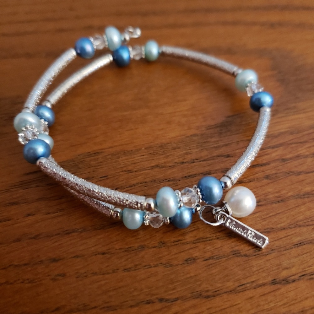 Vantel Pearls Azure Mornings Wrap bracelet